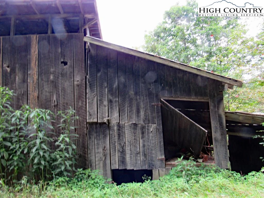 Image number 13 for the current listing