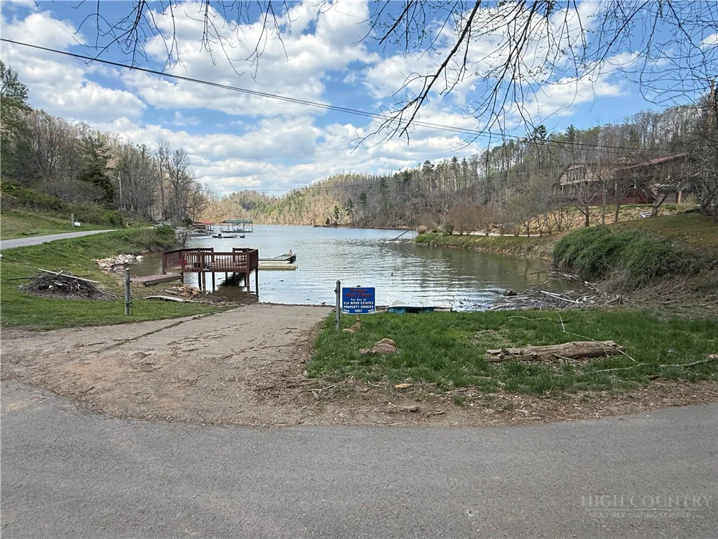 Image number 14 for the current listing