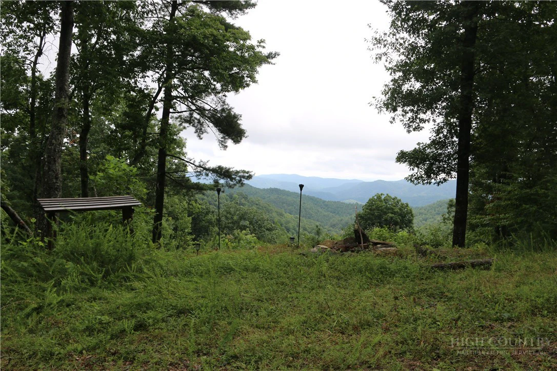 Image number 3 for the current listing
