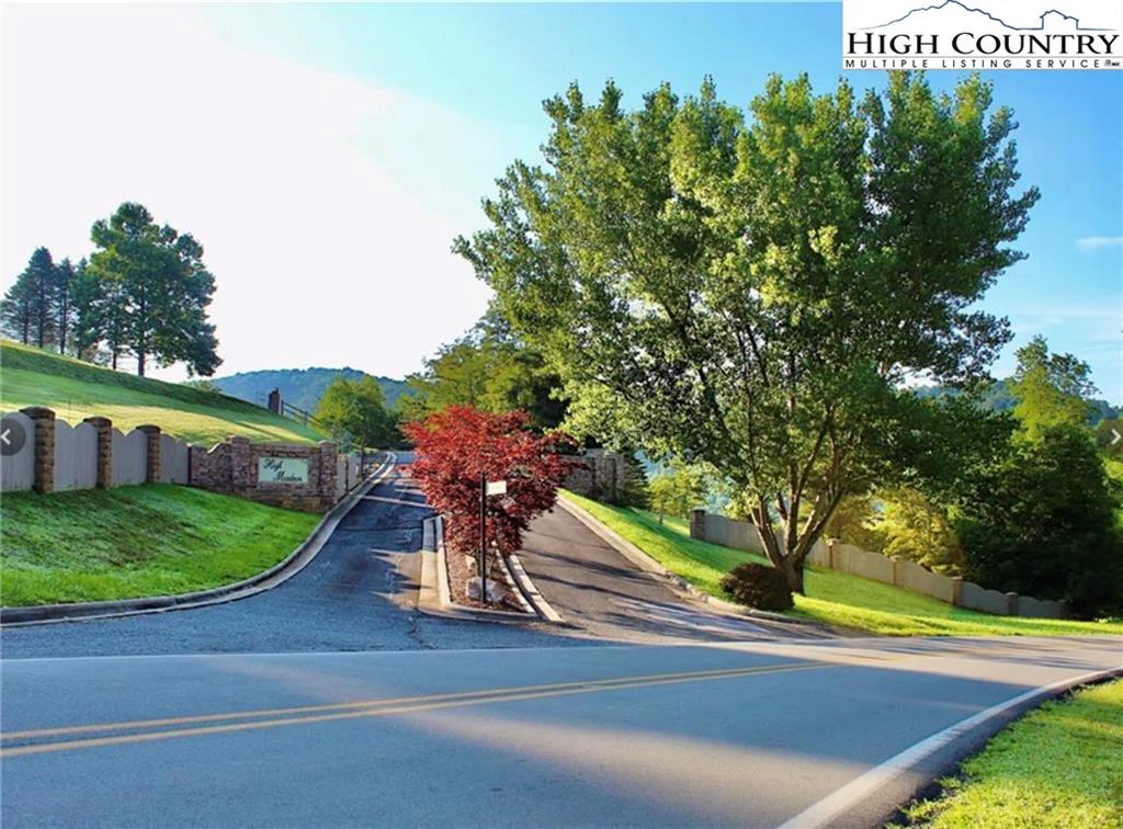 Image number 3 for the current listing
