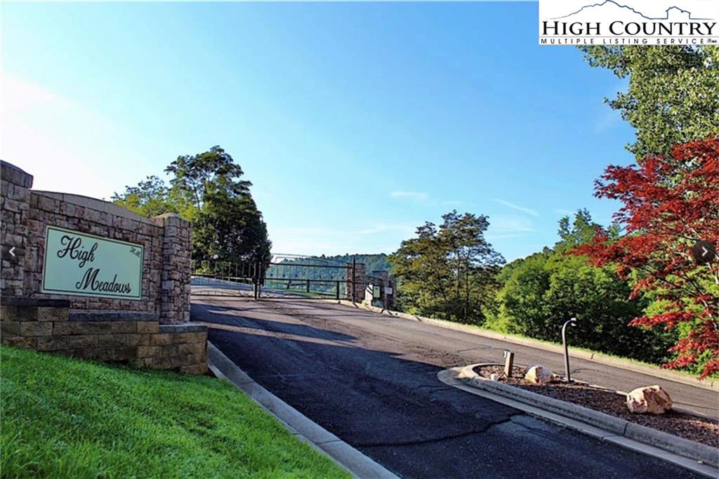 Image number 4 for the current listing