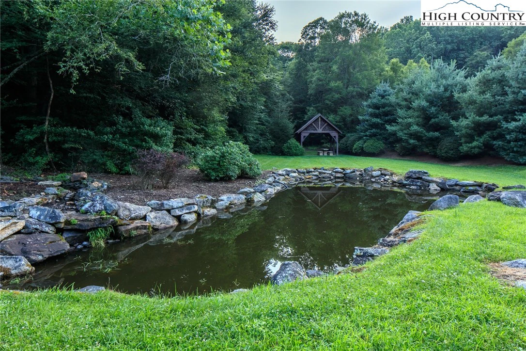 Image number 3 for the current listing
