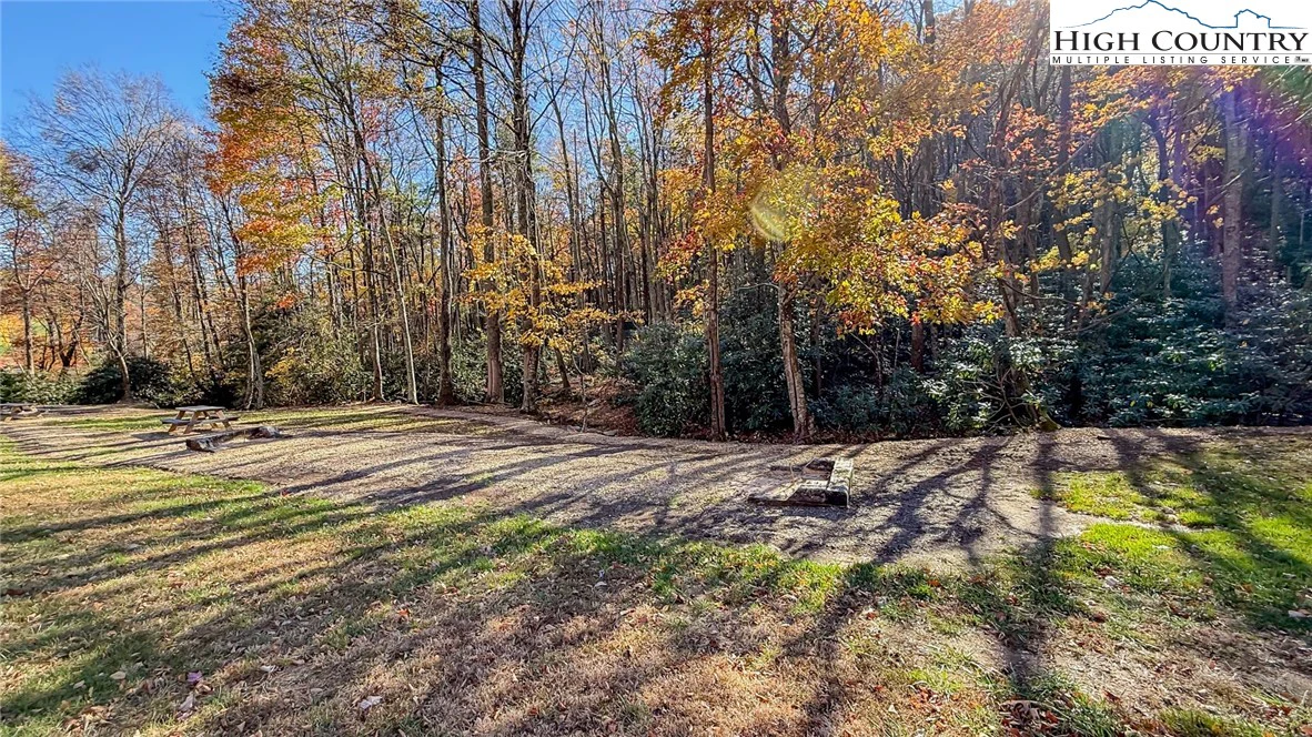 Image number 20 for the current listing