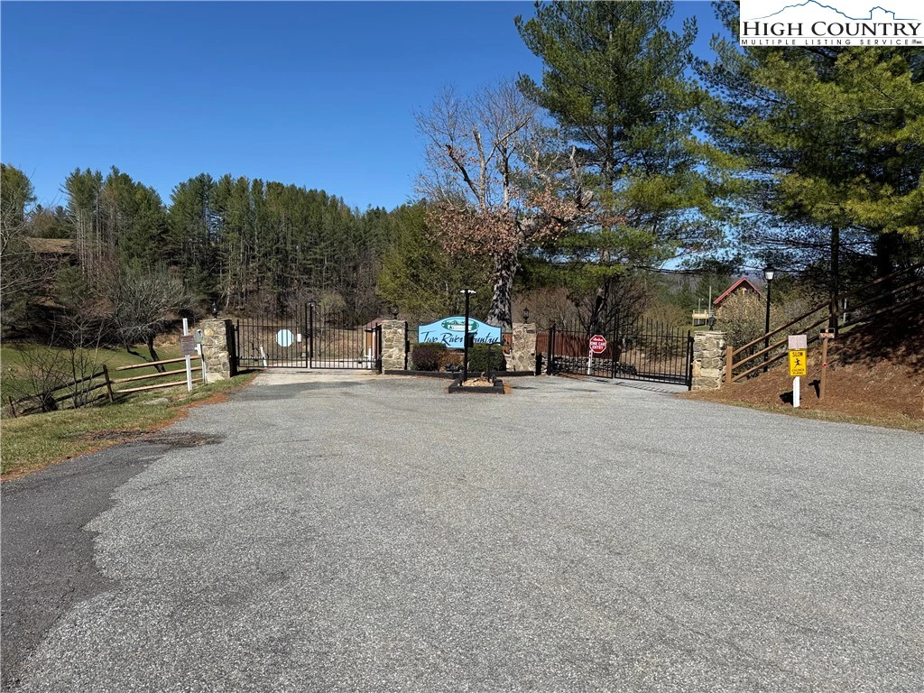 Image number 2 for the current listing