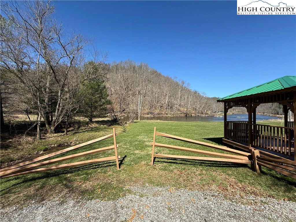 Image number 17 for the current listing