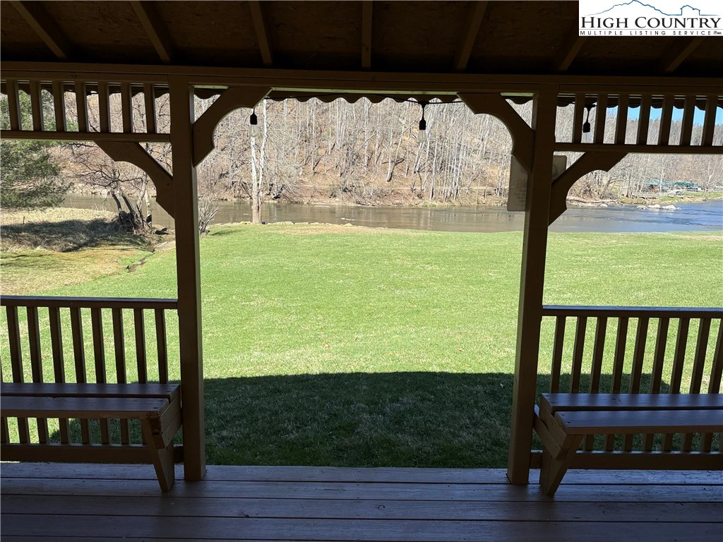 Image number 15 for the current listing