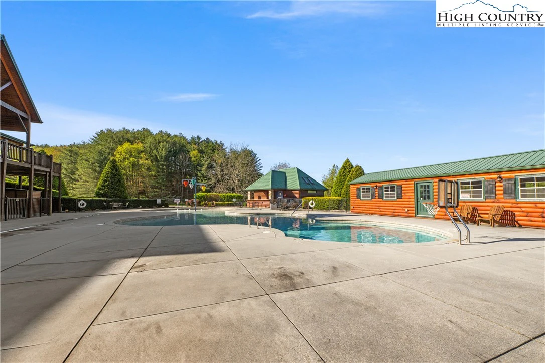 Image number 13 for the current listing