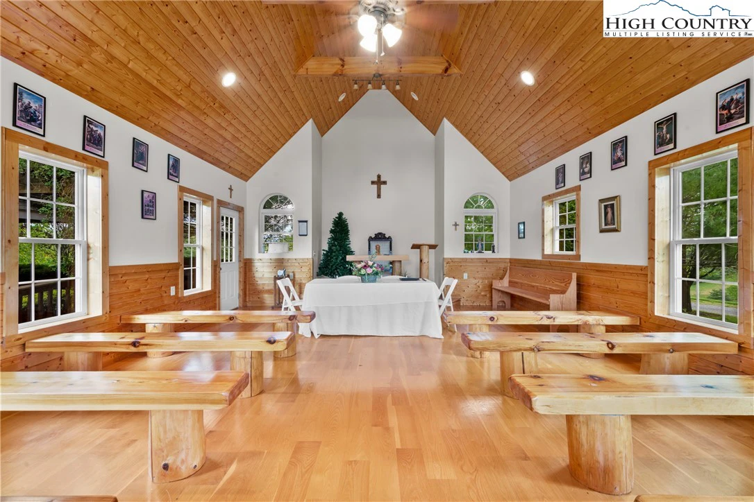 Image number 10 for the current listing
