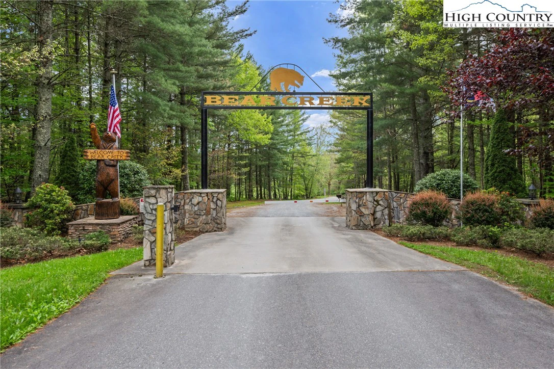 Image number 4 for the current listing