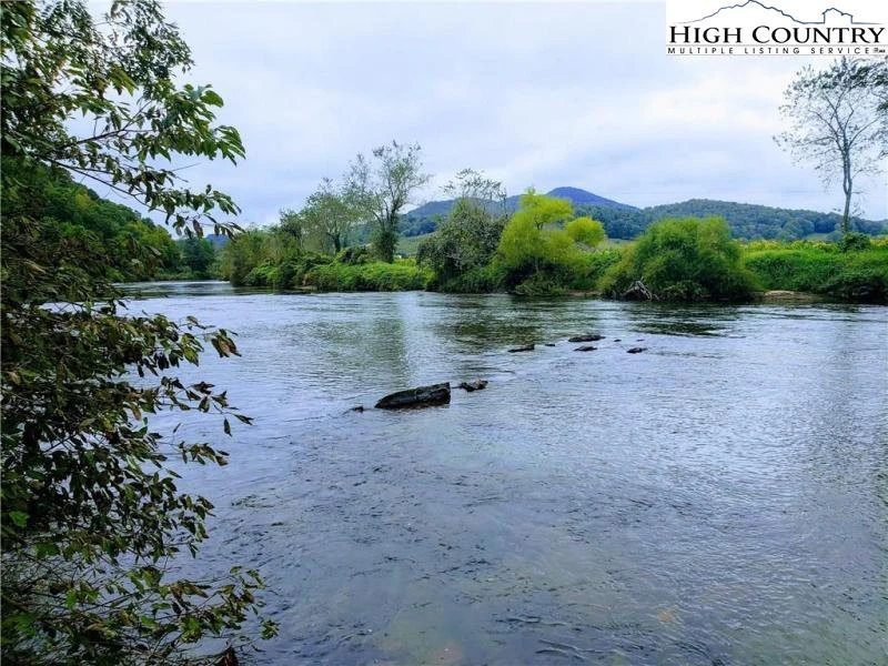 Image number 3 for the current listing