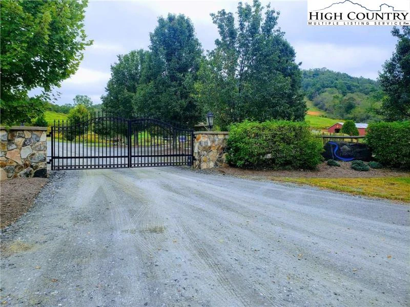 Image number 9 for the current listing