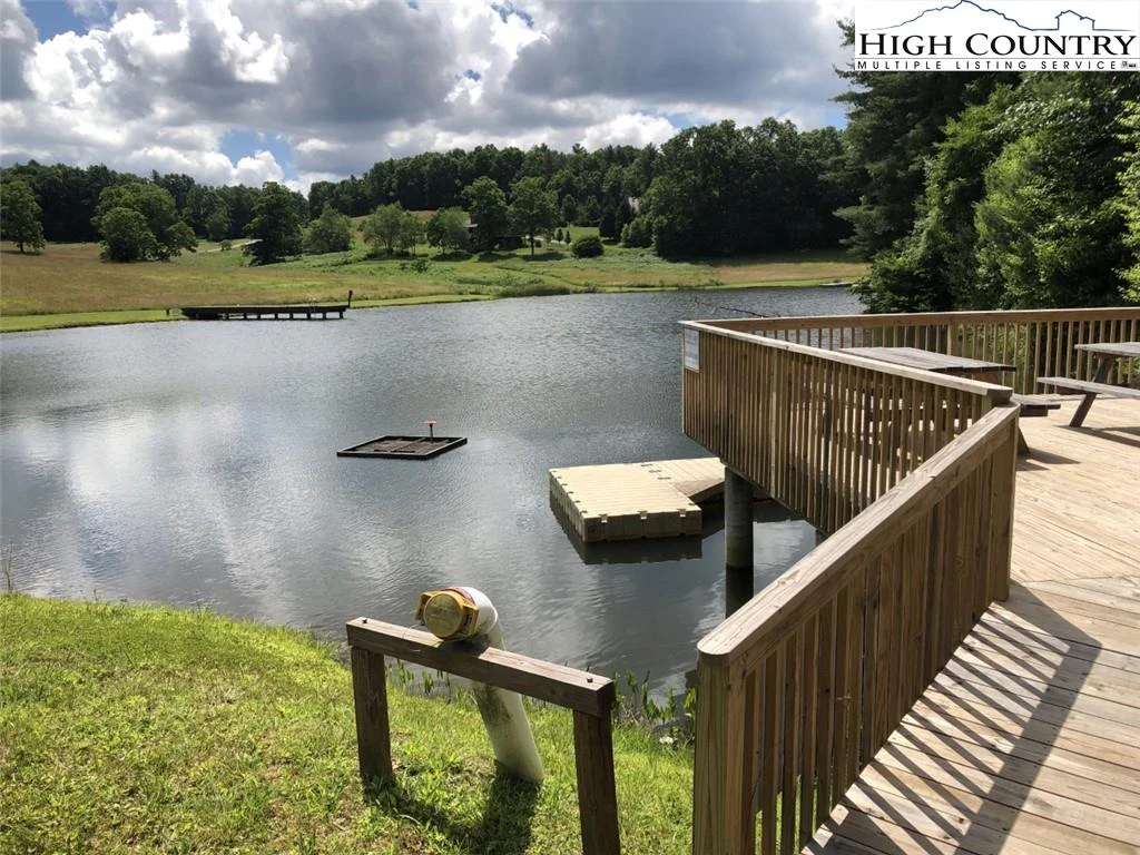 Image number 9 for the current listing