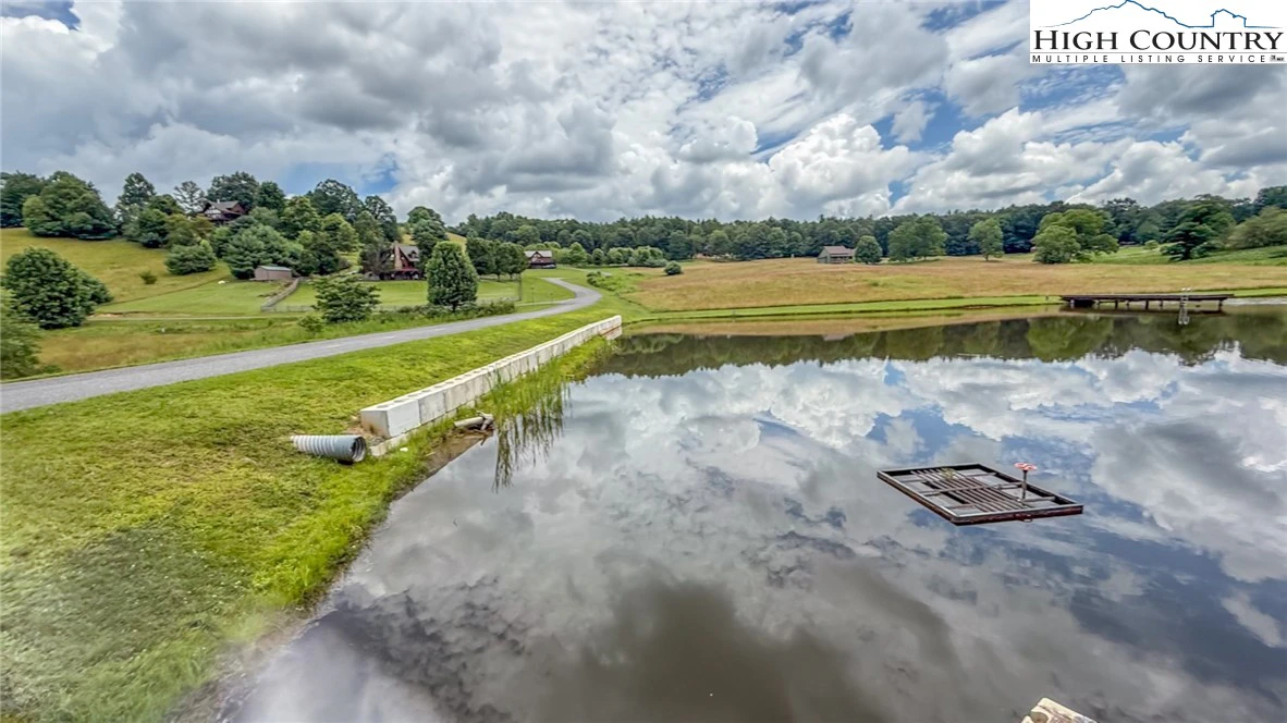 Image number 8 for the current listing