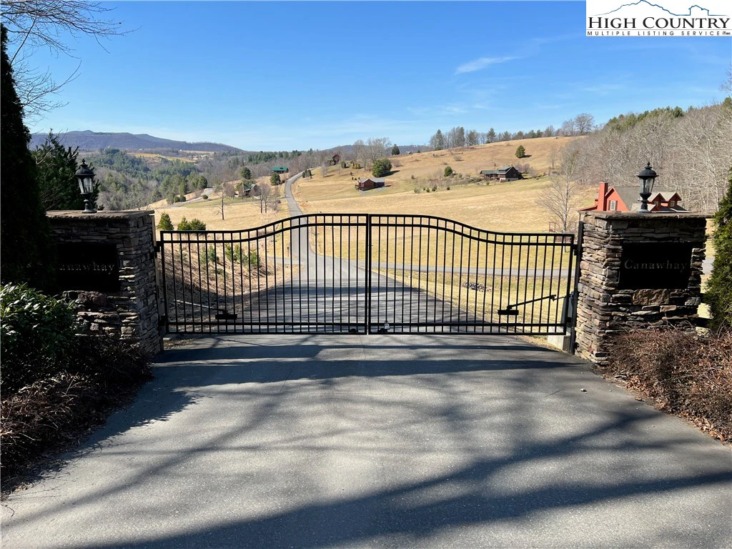 Image number 9 for the current listing