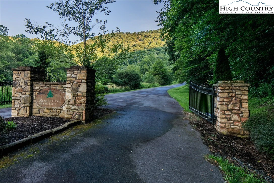 Image number 7 for the current listing