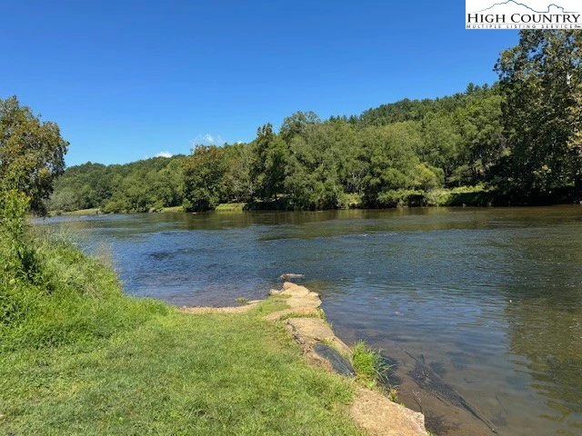 Image number 4 for the current listing