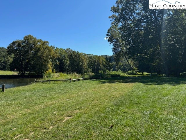 Image number 3 for the current listing