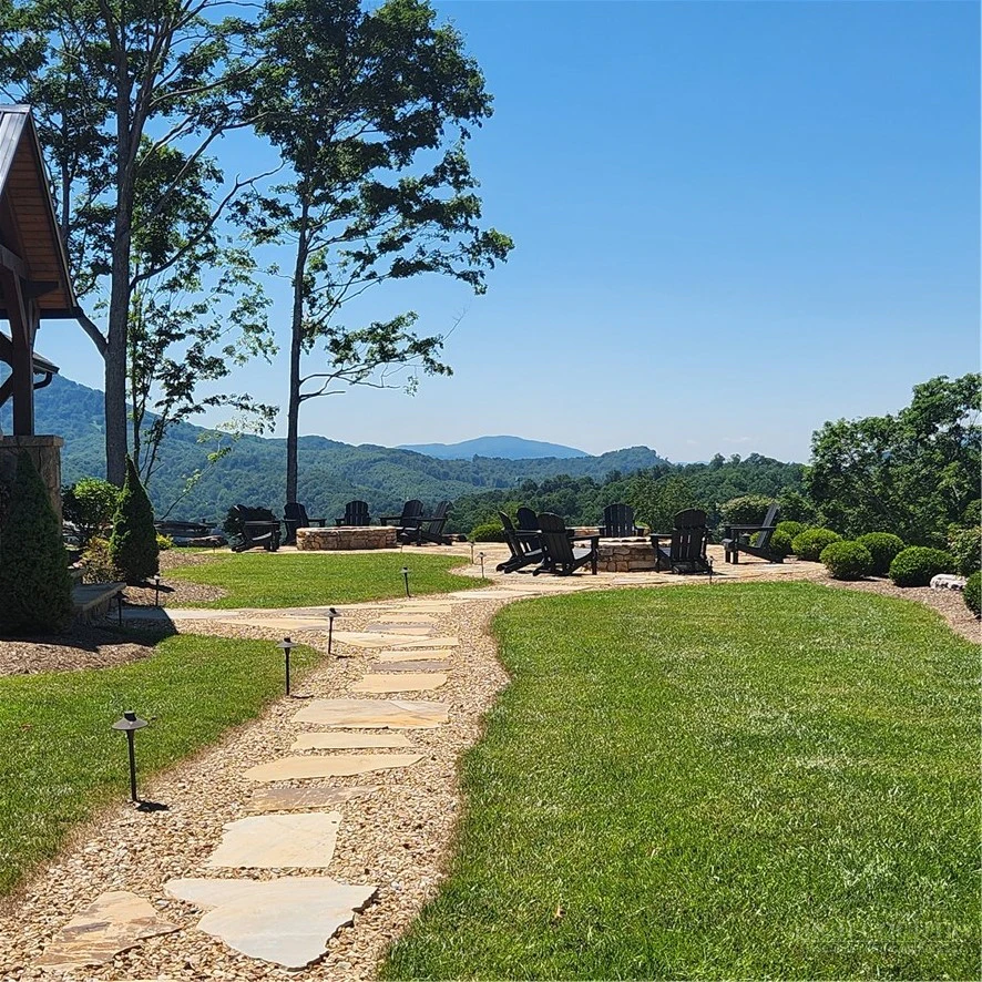 Image number 13 for the current listing