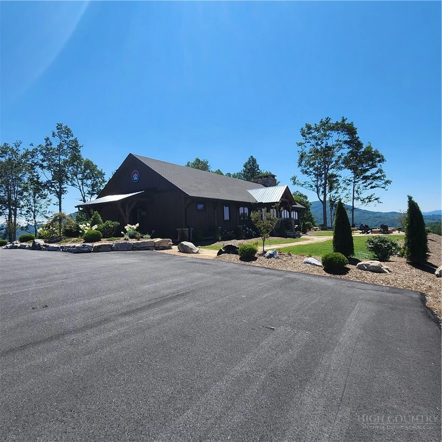 Image number 12 for the current listing