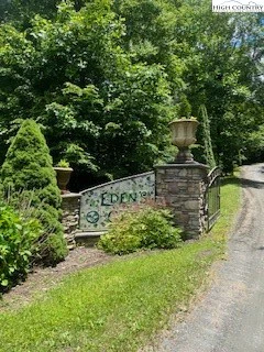 Image number 3 for the current listing
