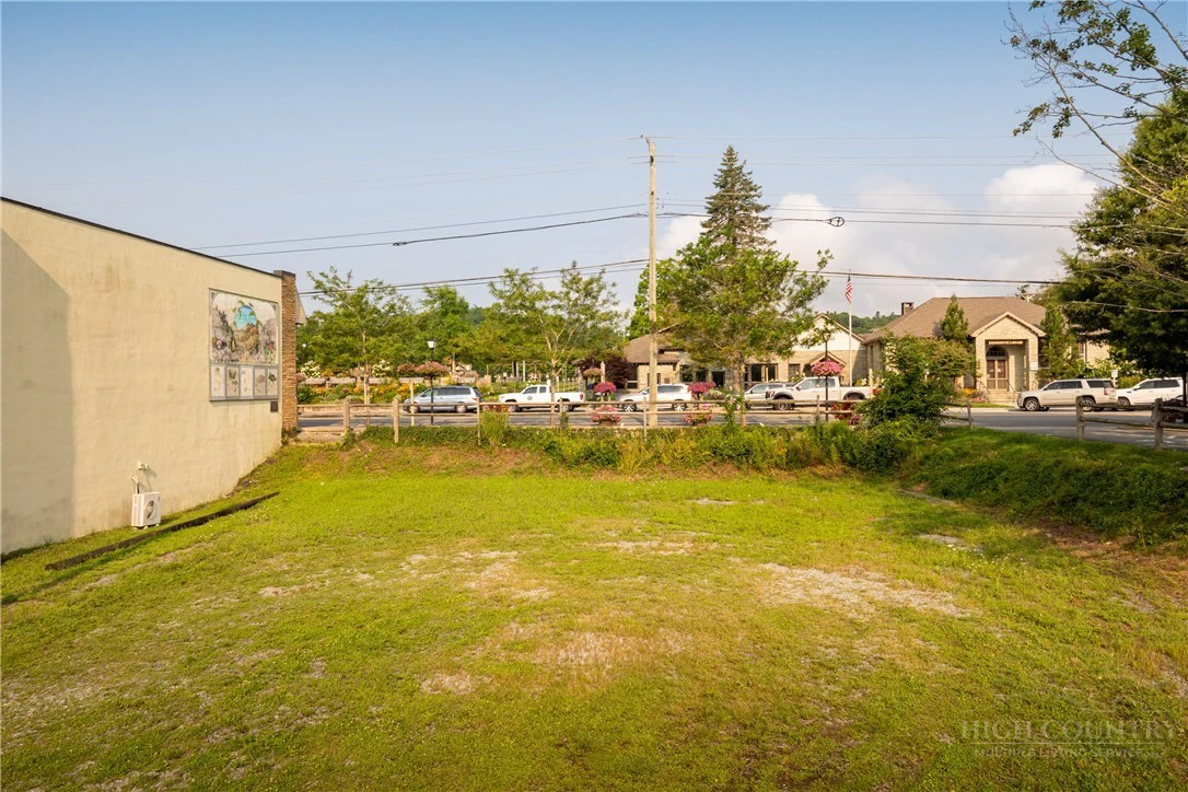 Image number 9 for the current listing
