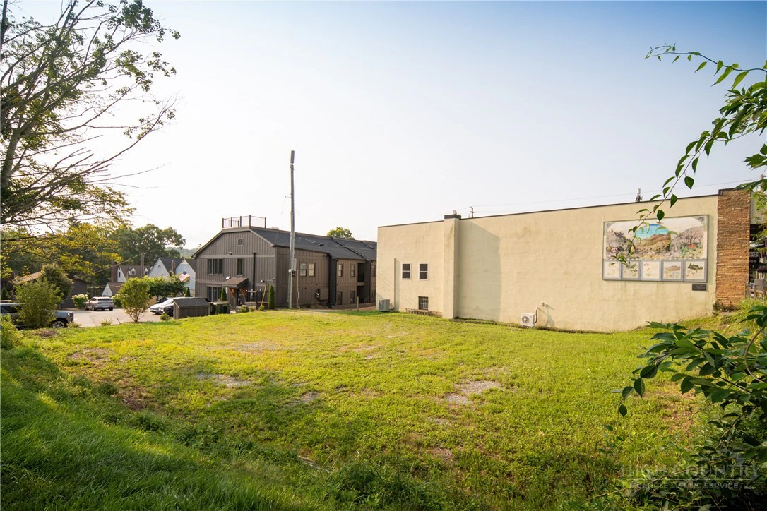 Image number 11 for the current listing
