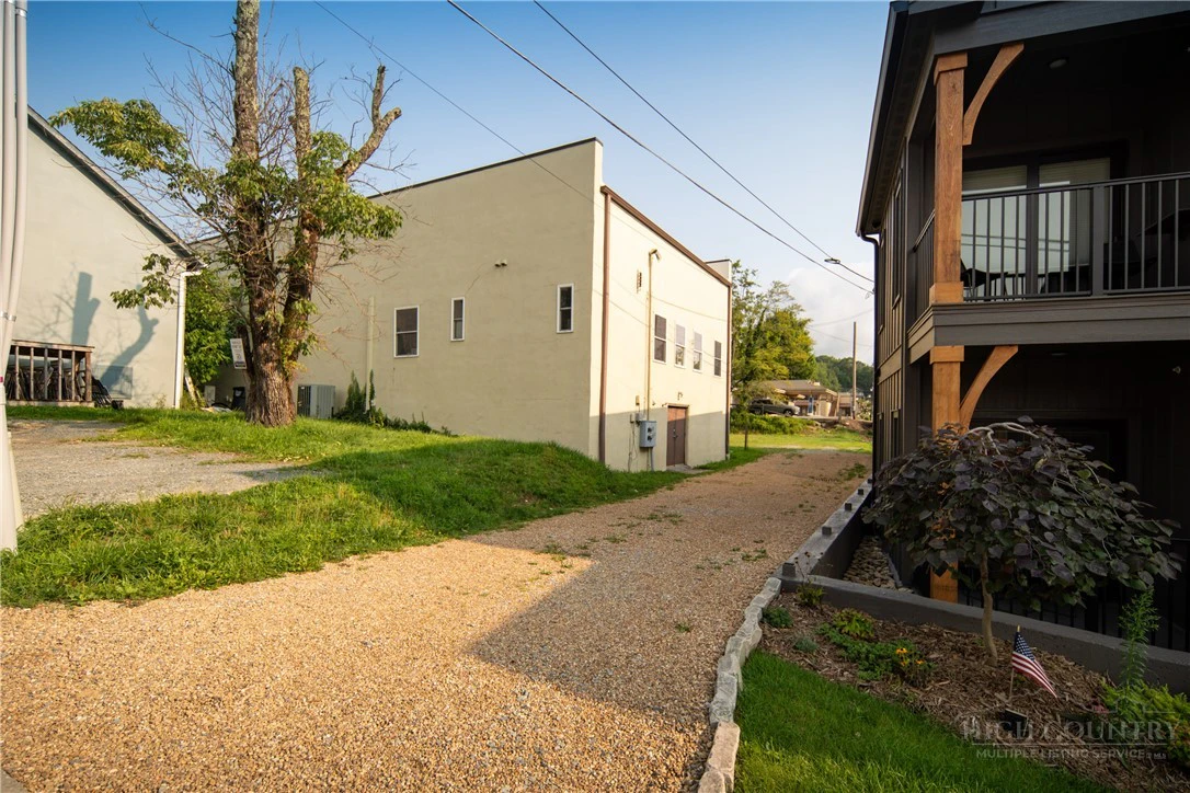 Image number 13 for the current listing