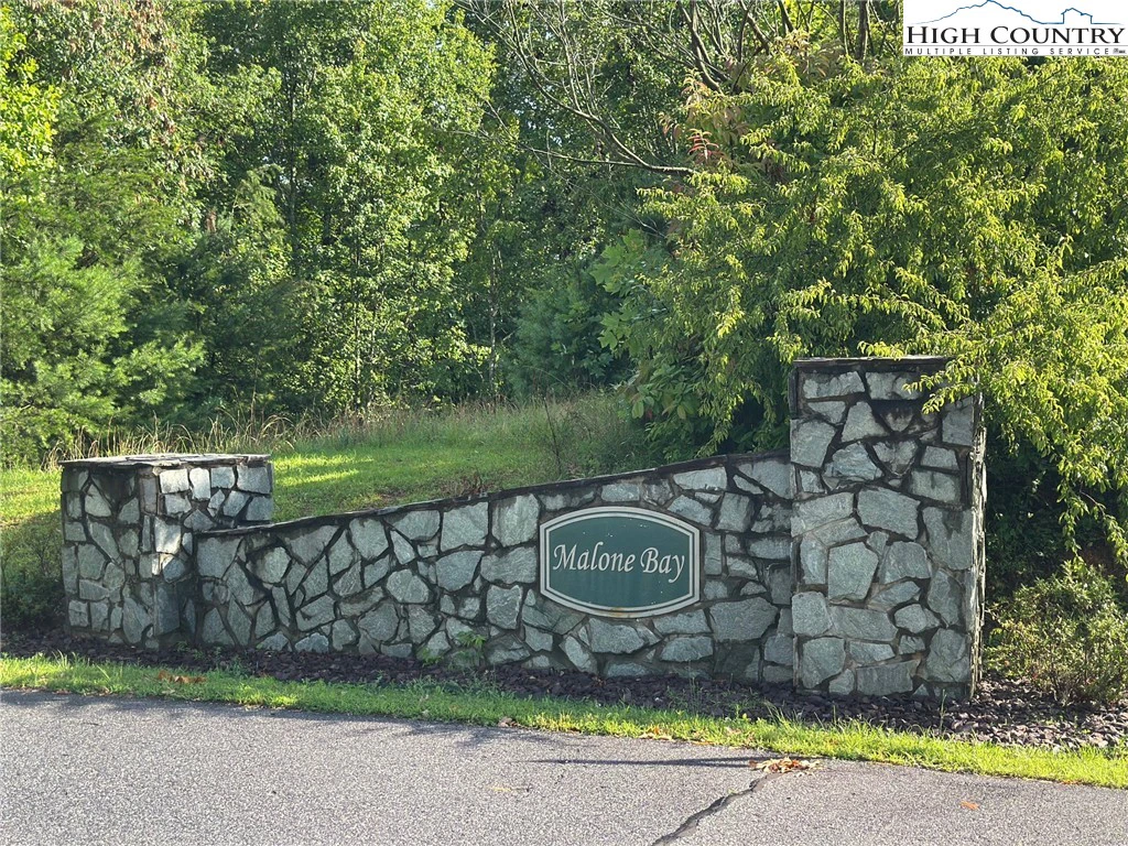 Image number 13 for the current listing