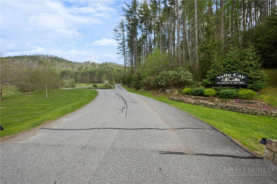 Image number 10 for the current listing
