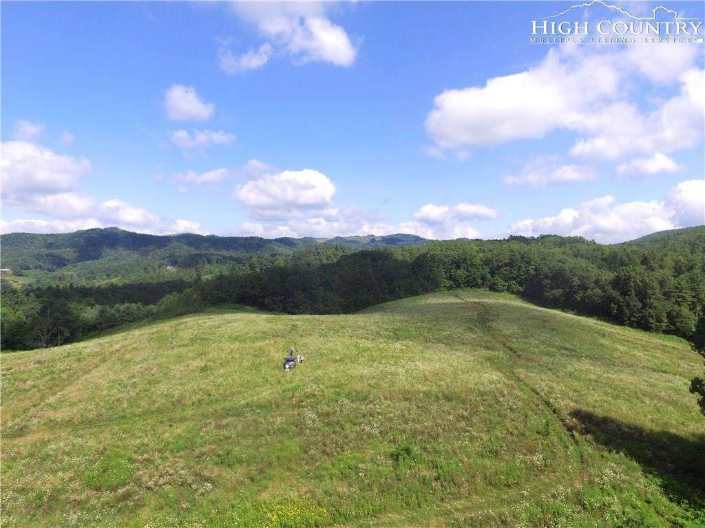 Image number 17 for the current listing