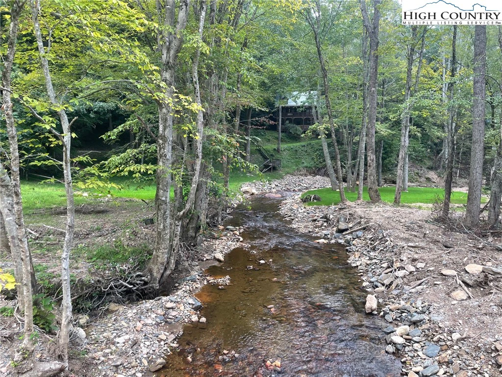 Image number 13 for the current listing