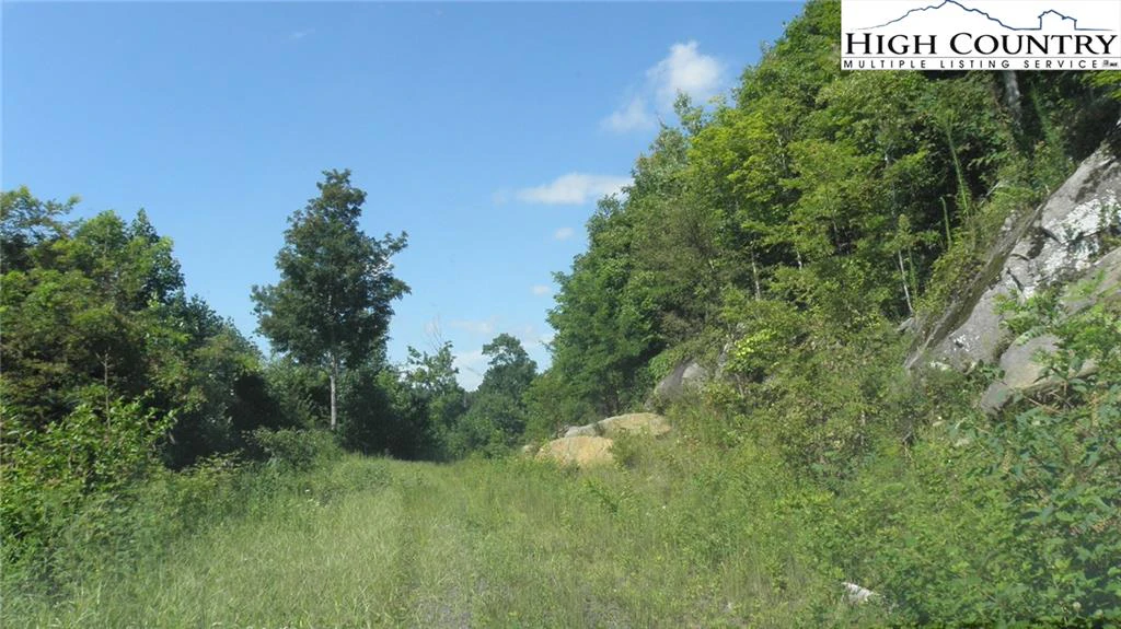 Image number 19 for the current listing