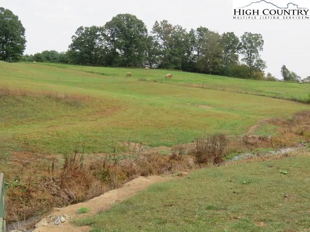 Image number 3 for the current listing
