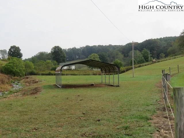 Image number 4 for the current listing