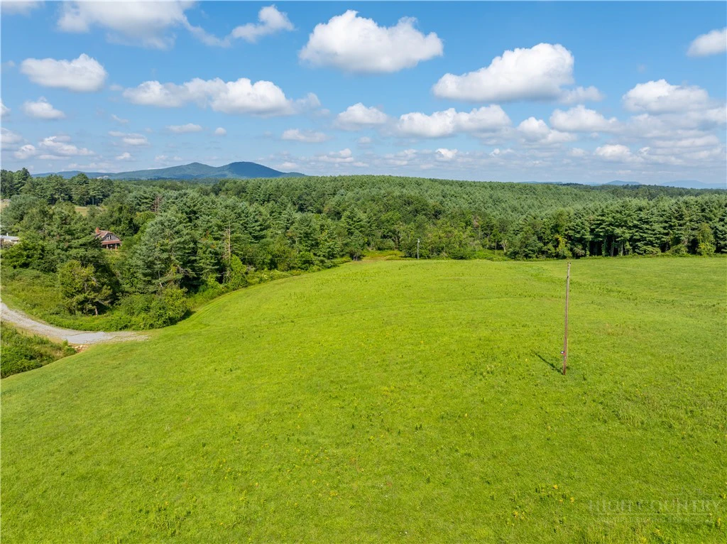 Image number 18 for the current listing
