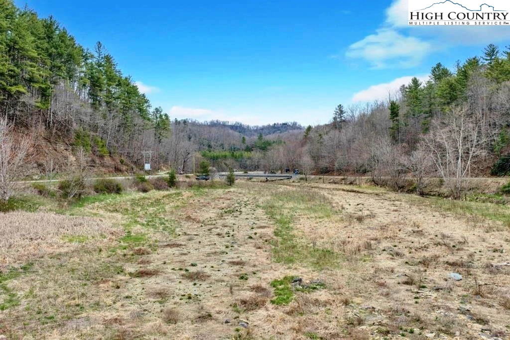Image number 13 for the current listing