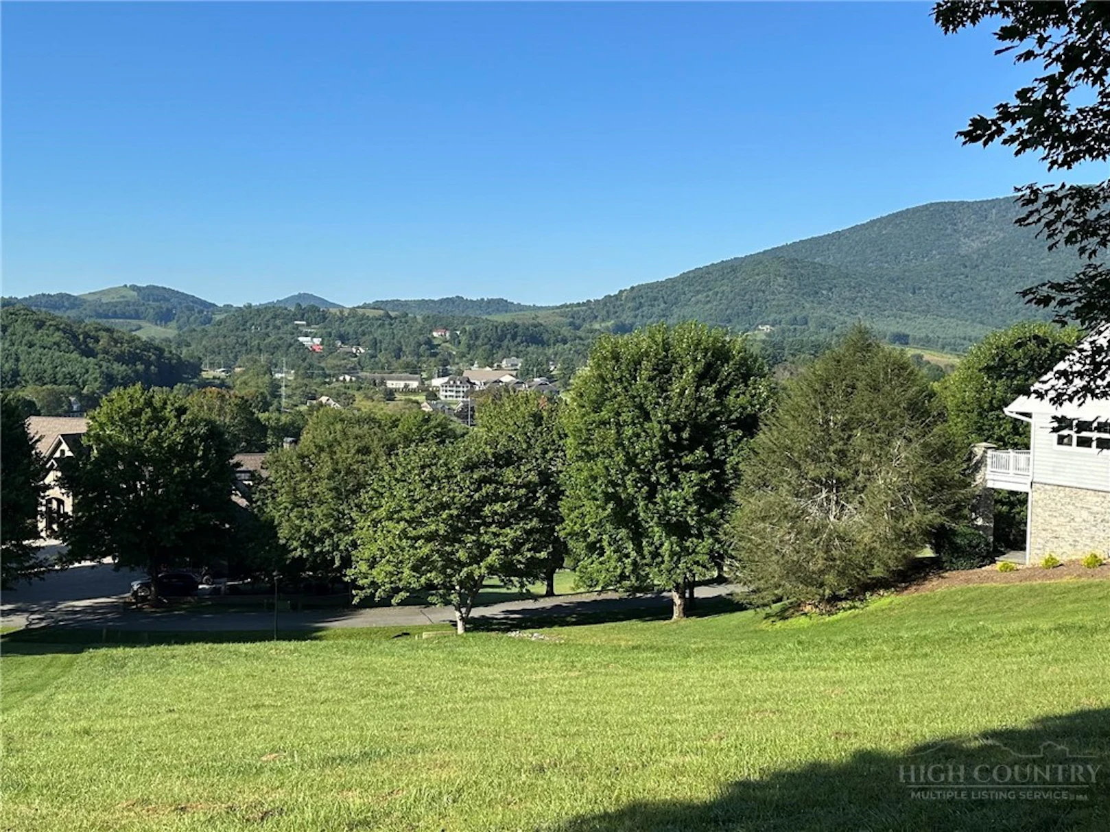 Image number 1 for the current listing