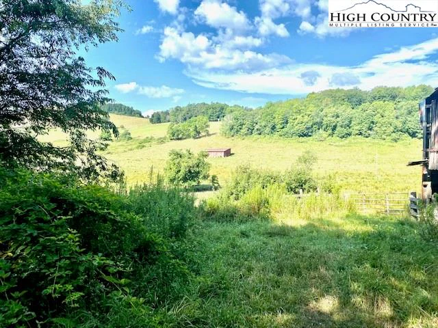 Image number 1 for the current listing