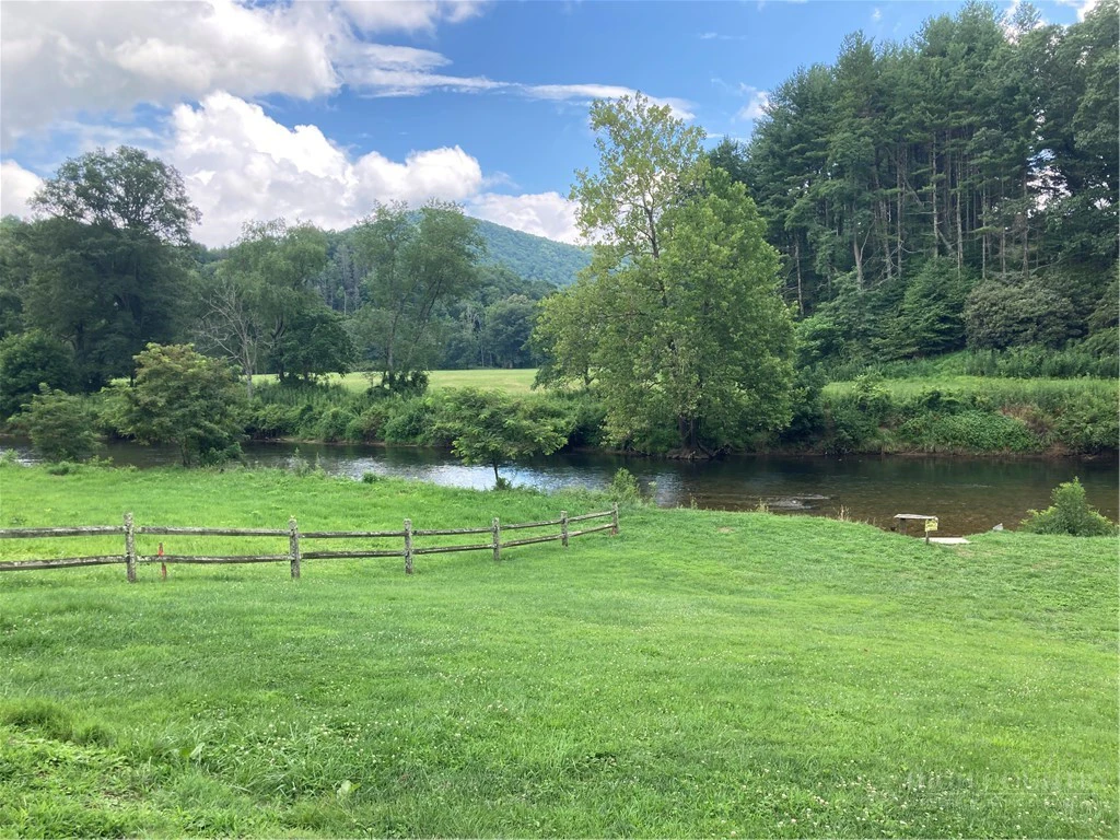 Image number 7 for the current listing