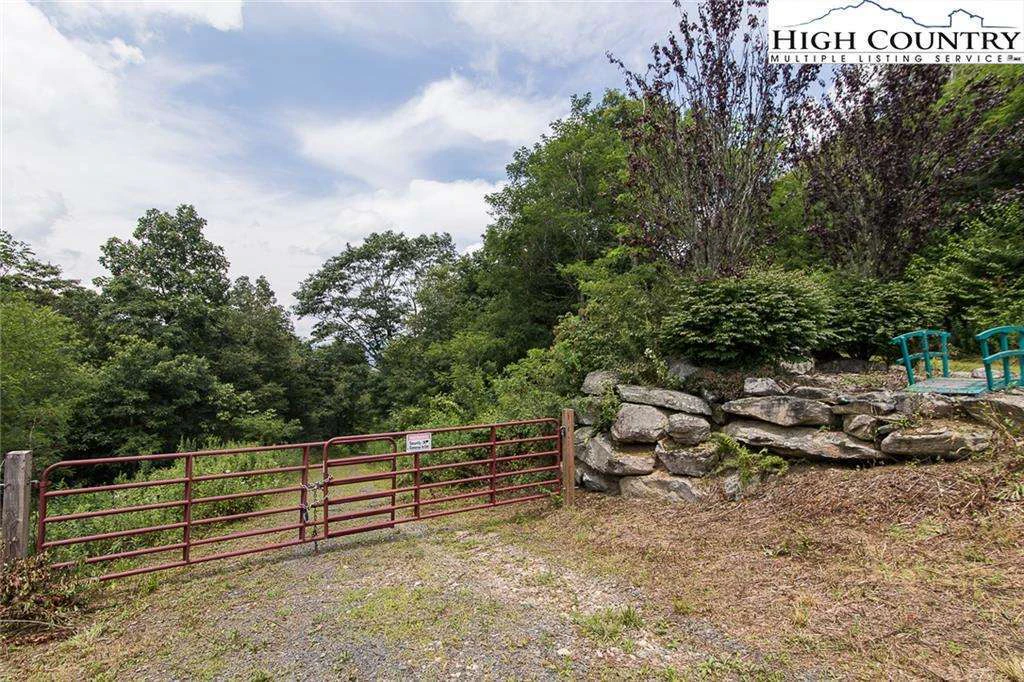 Image number 11 for the current listing