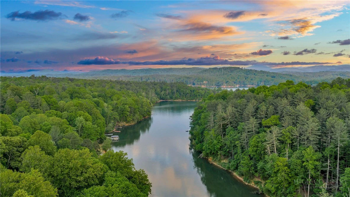Image number 2 for the current listing