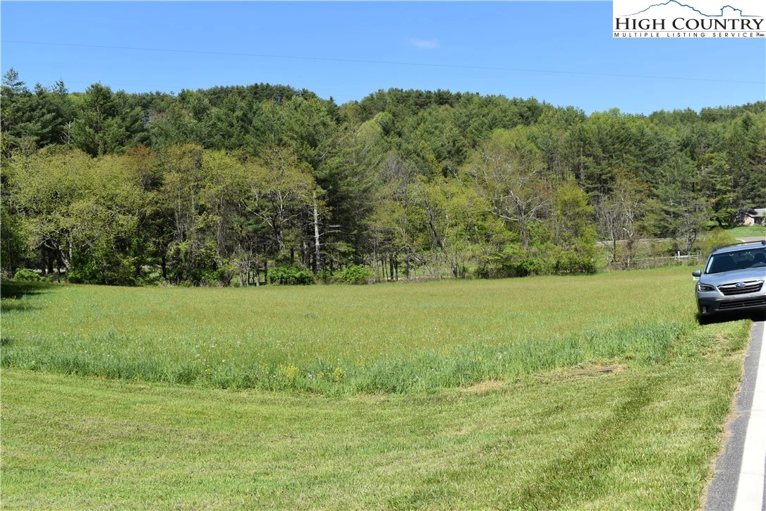 Image number 19 for the current listing