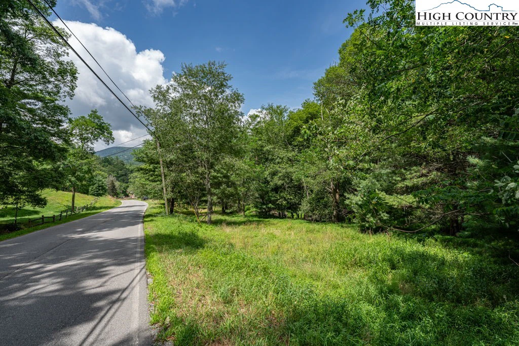 Image number 3 for the current listing
