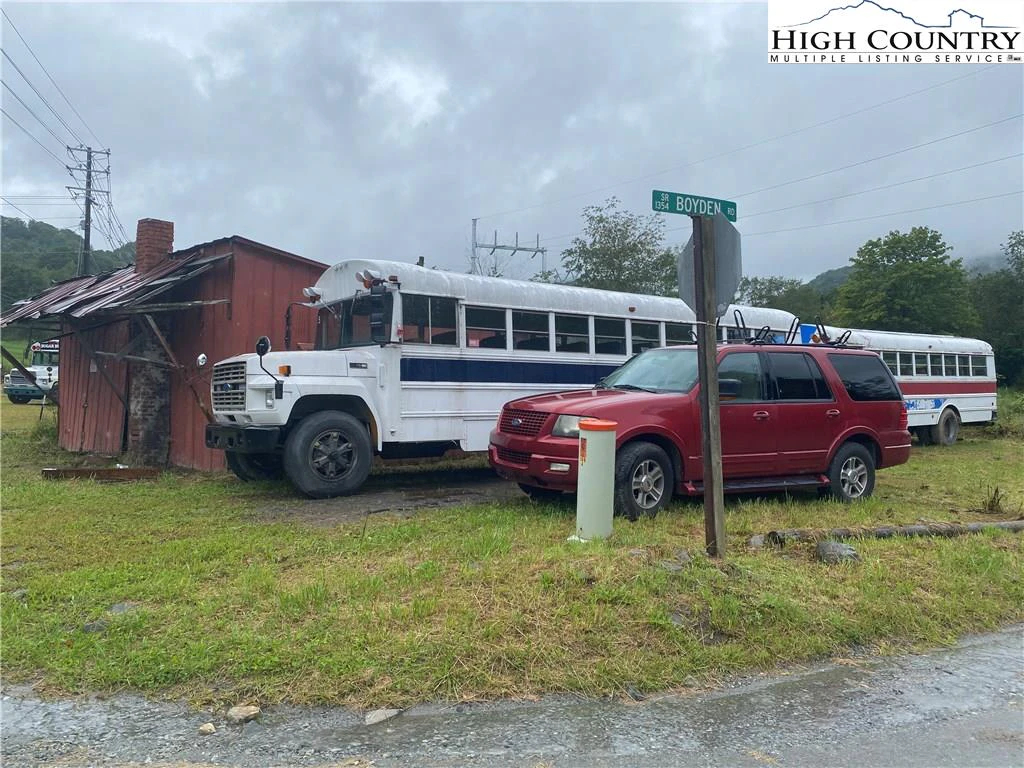 Image number 3 for the current listing