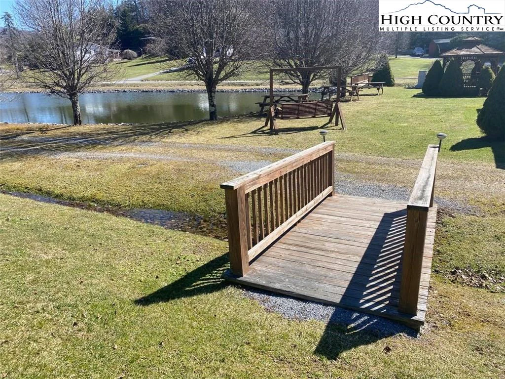 Image number 11 for the current listing