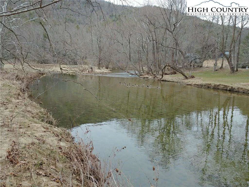 Image number 18 for the current listing