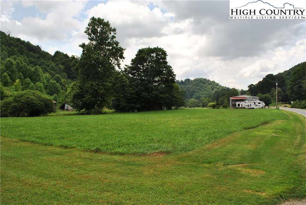 Image number 1 for the current listing