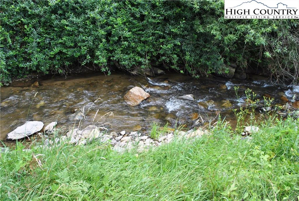 Image number 4 for the current listing