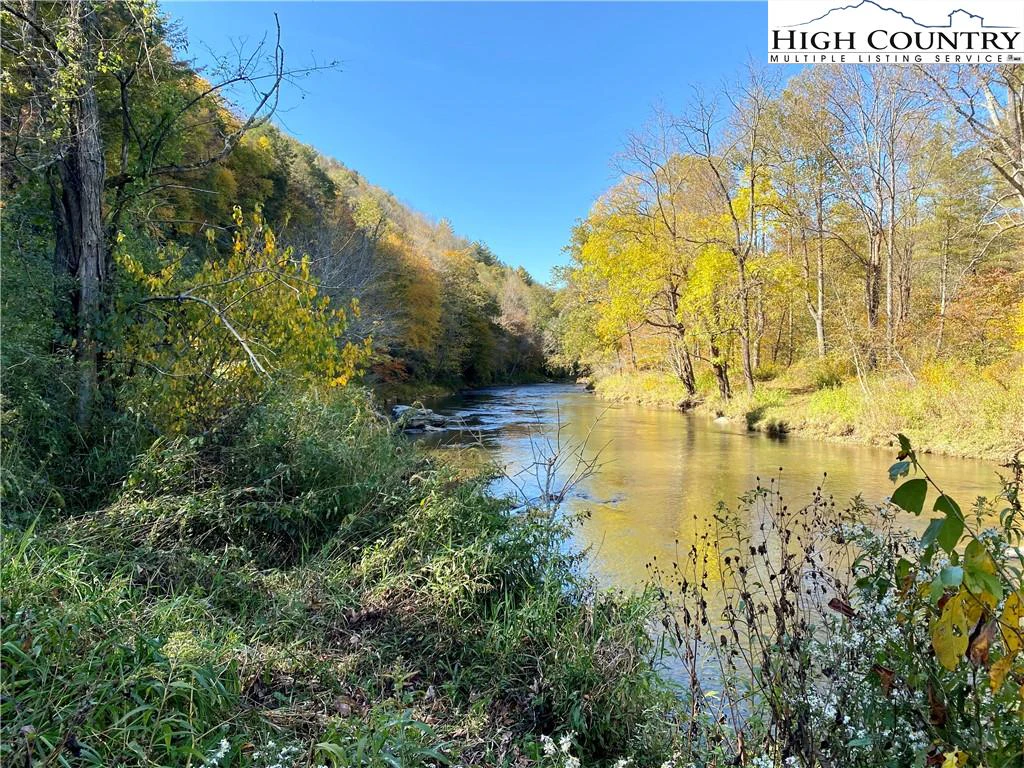Image number 1 for the current listing