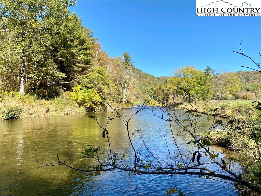 Image number 15 for the current listing